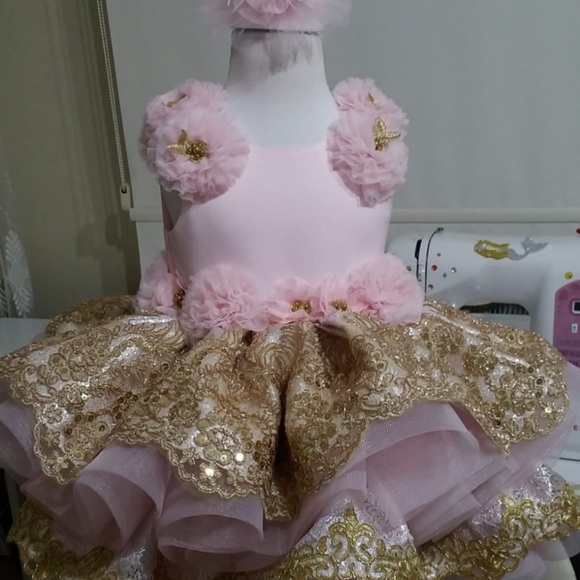 Gorgeous Pink and gold dress